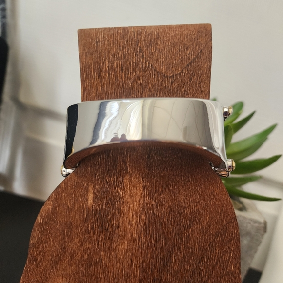 Statement Silver with Green Crystal Hinge Clamper Bracelet - Picture 4 of 9